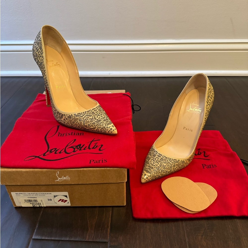 Christian Louboutin So Pretty Patent Leather Laser Cut Pumps - NWT Size 39